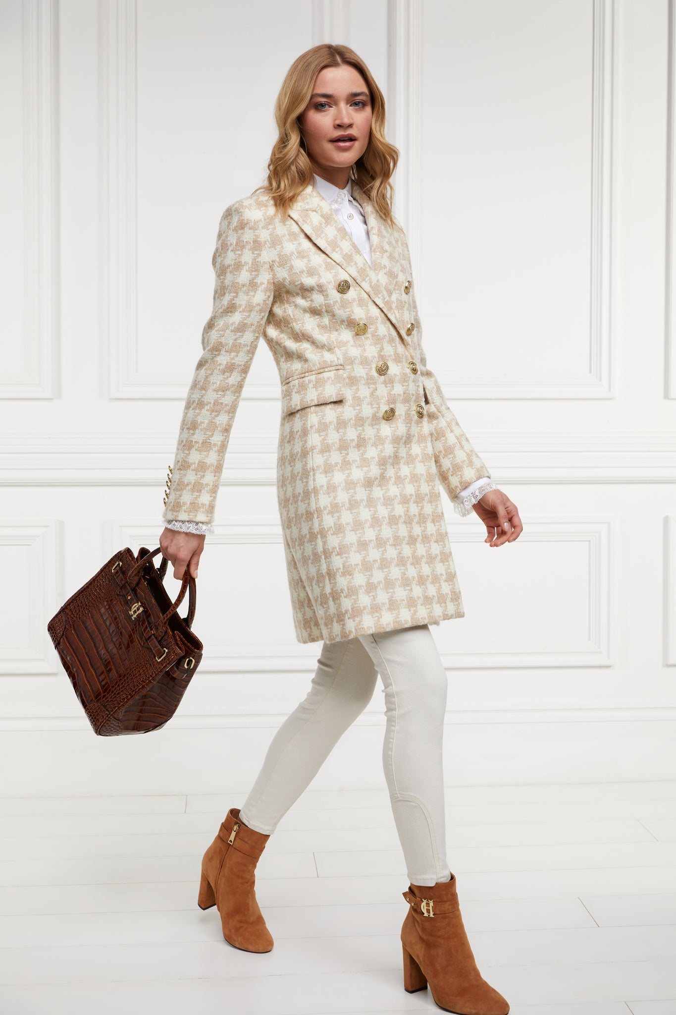 camel and cream houndstooth wool womens coat with gold hardware holding tan croc leather womens tote bag