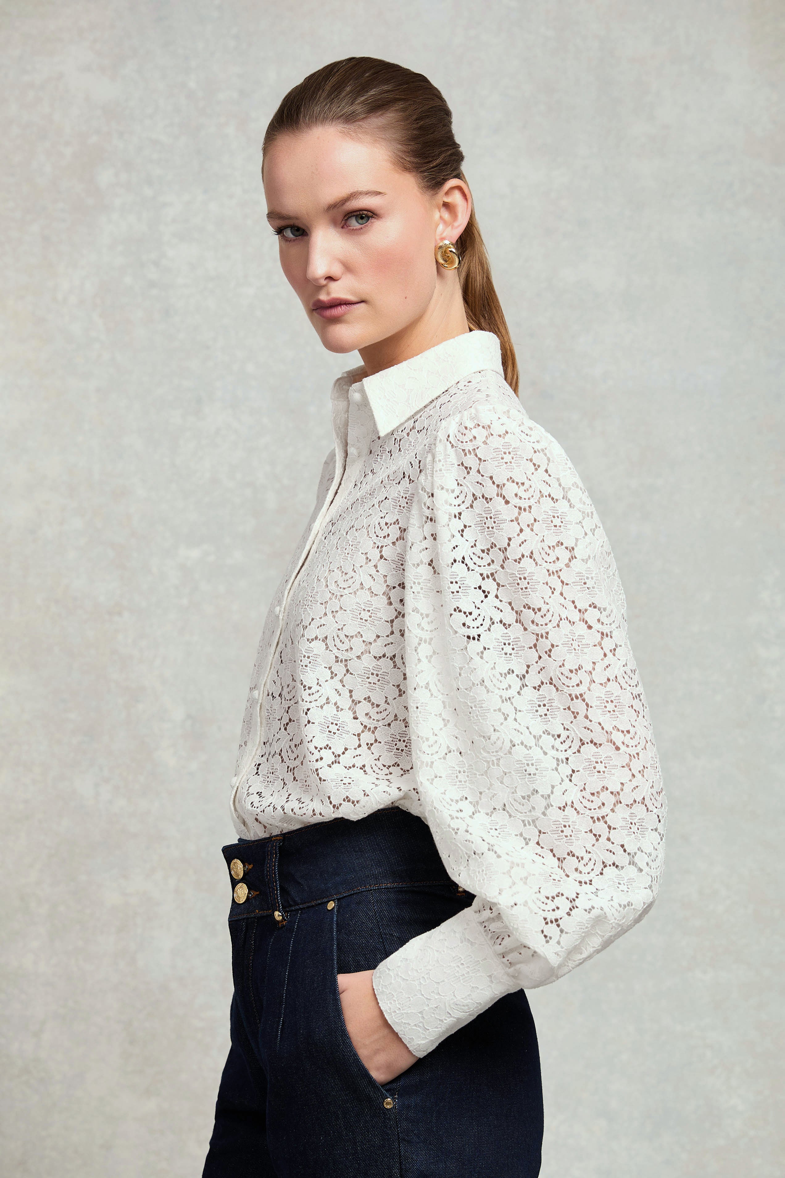 トップス YILON DRAPE LACE TEE IVORY Iona Lace Shirt (Ivory) – Holland Cooper ®