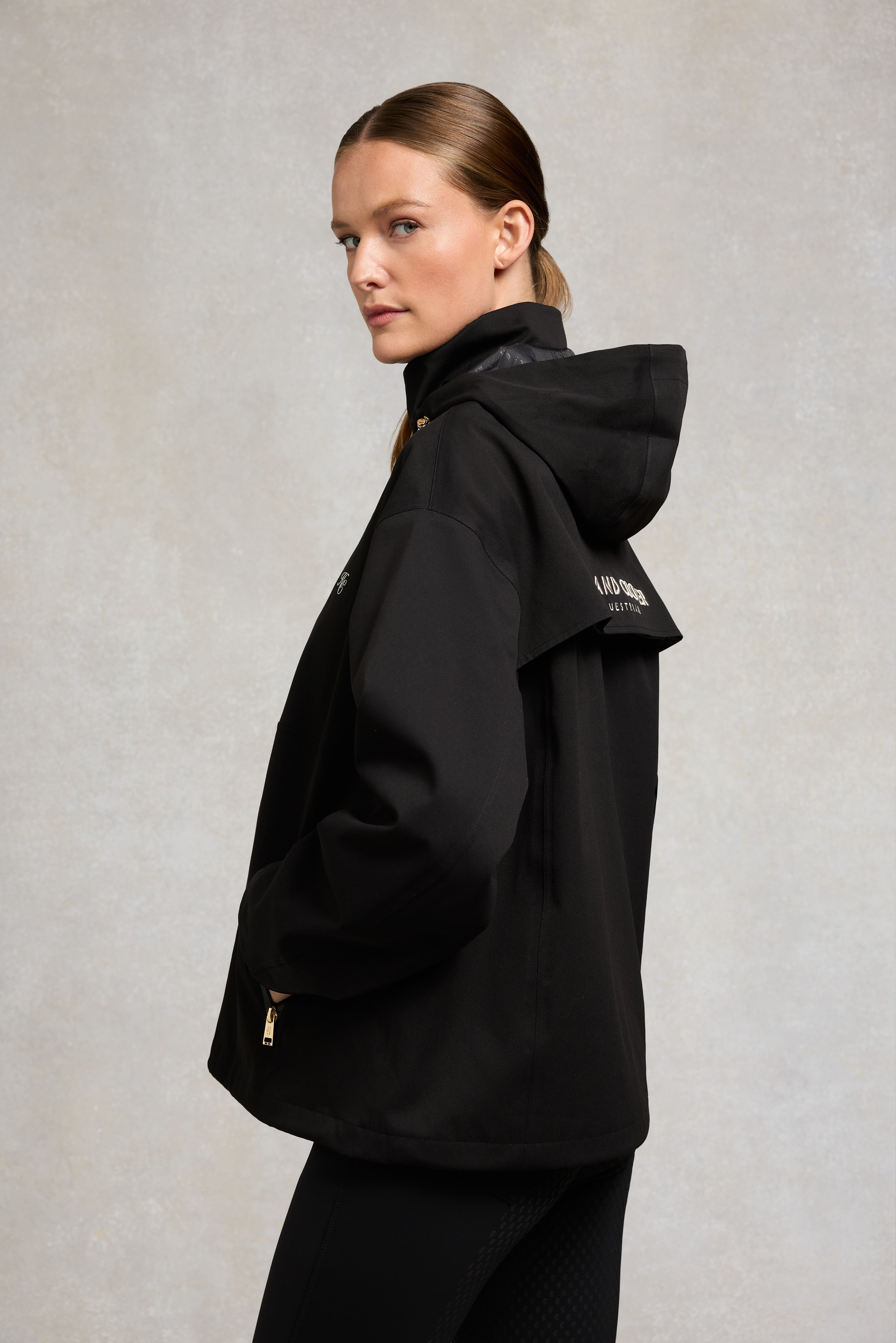 Chiltern Waterproof Quarter Zip Jacket (Black) – Holland Cooper ®