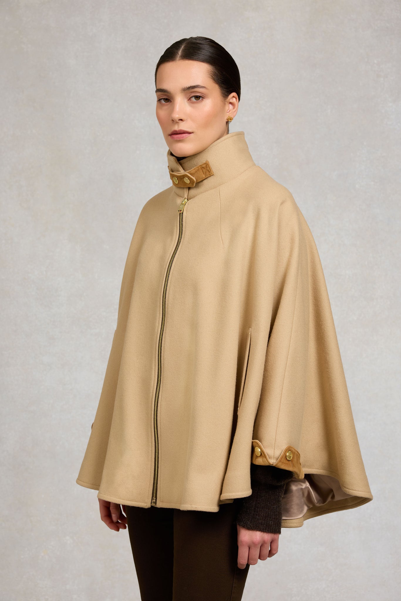 The Classic Cape (Camel)