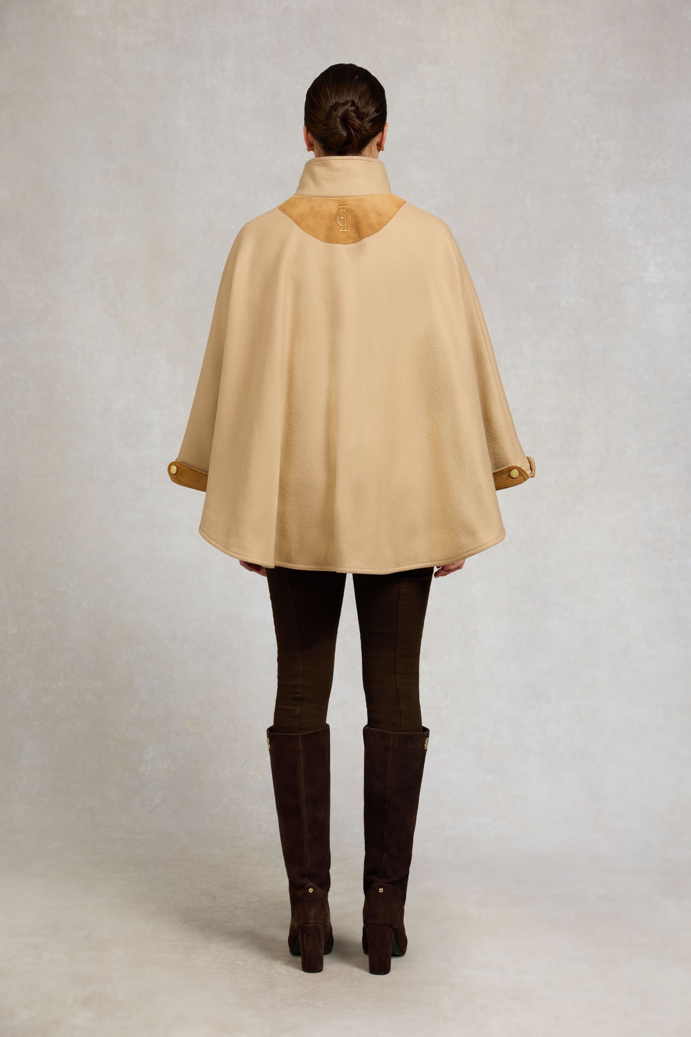 The Classic Cape (Camel)