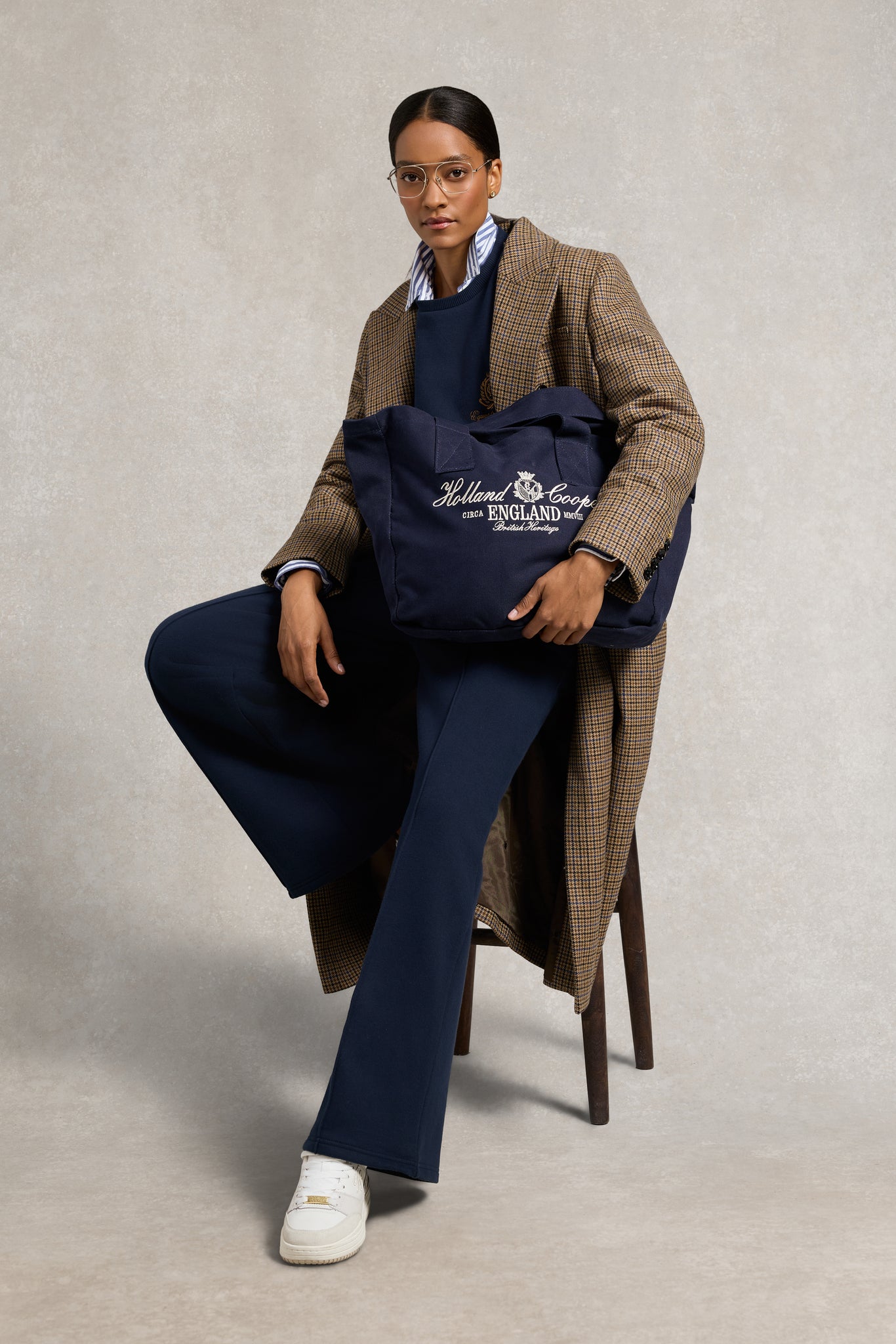 Essential Tote Bag (Navy Ecru)