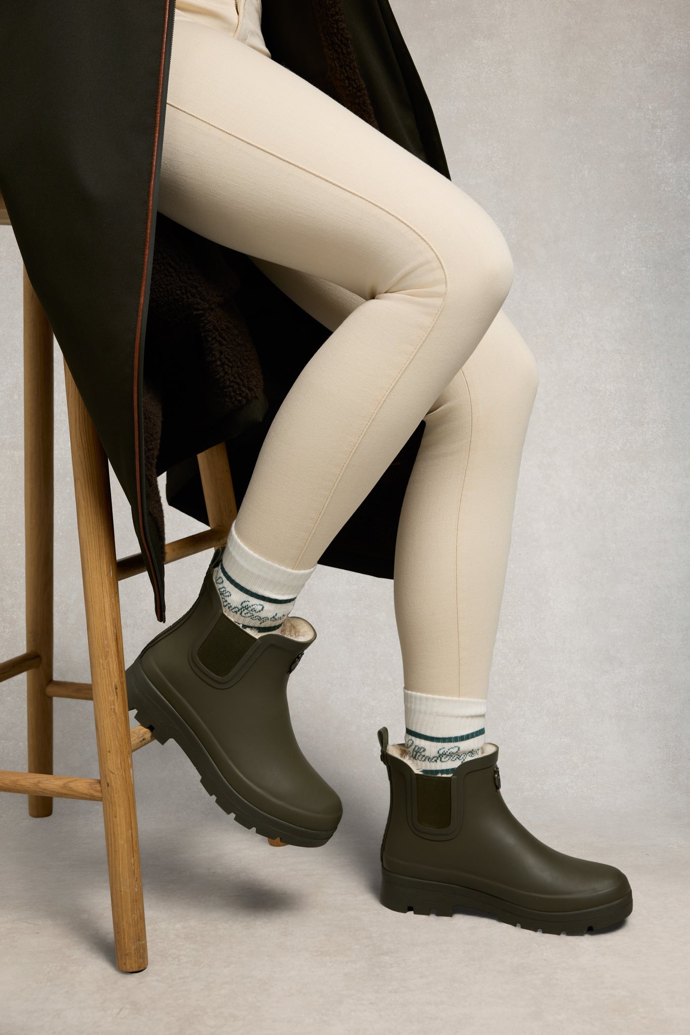 Sherpa Lined Chunky Chelsea Wellington (Khaki)