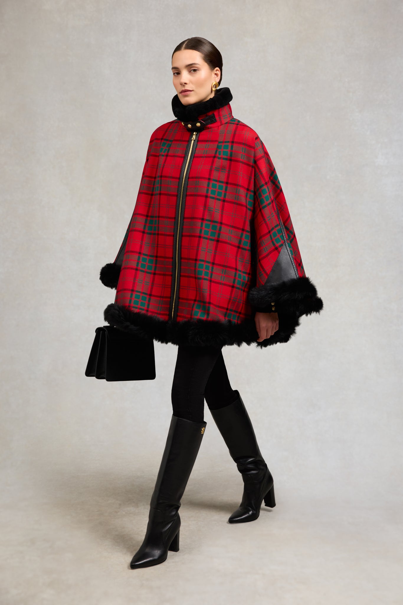 Gold Label Chiltern Cape (Red Tartan)