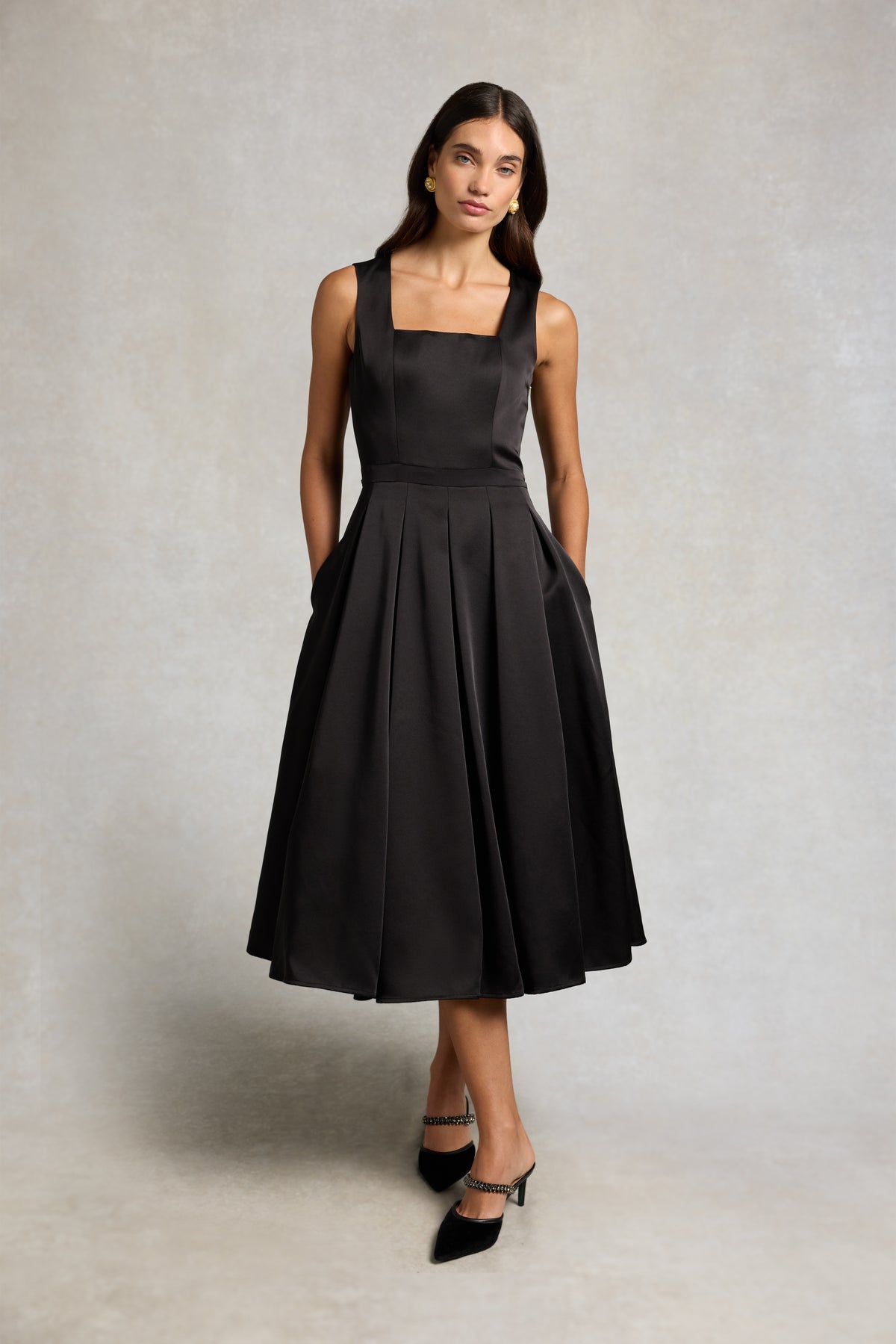 Apsley Sleeveless Dress (Black)
