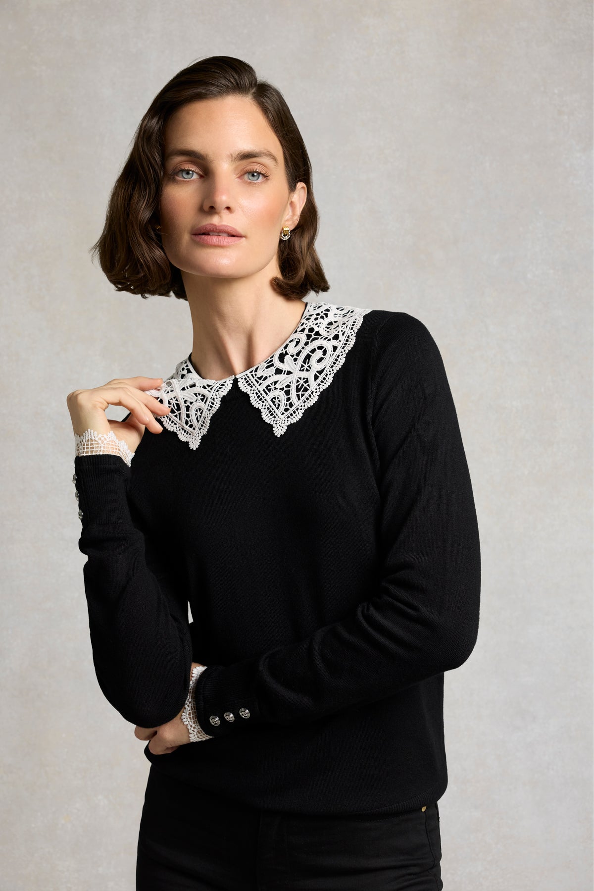 Avebury Crew Neck Knit (Black)