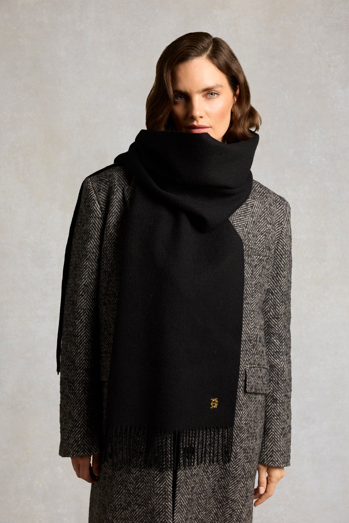 Heraldic Classic Scarf (Black)
