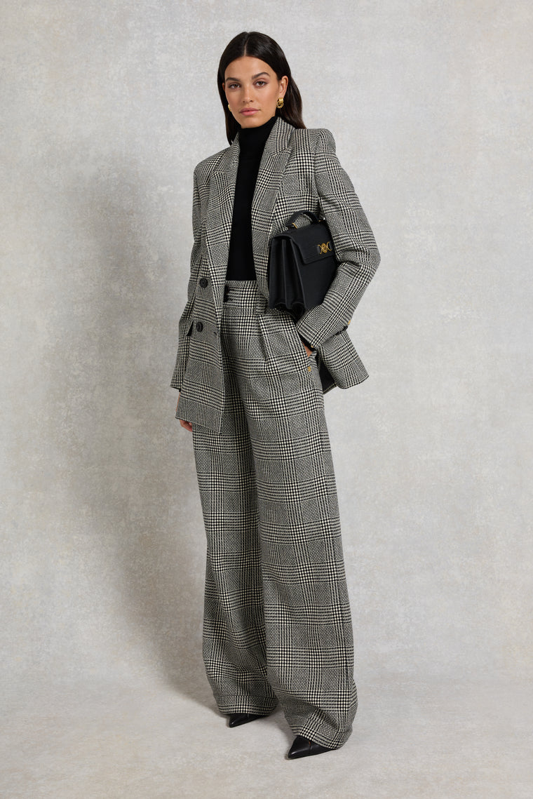 Prince Of Wales Mono Look