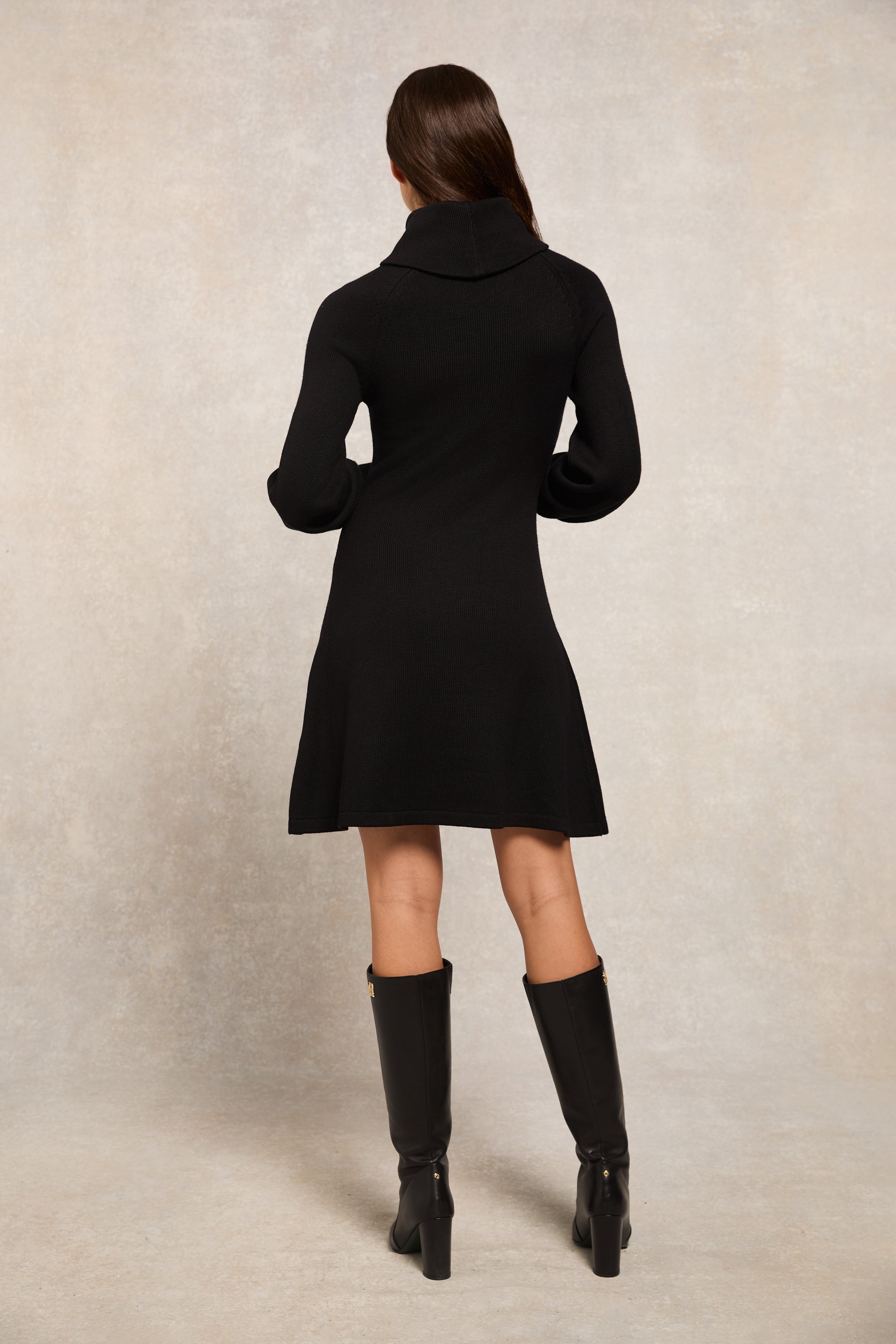 Chamonix Fit & Flare Dress (Black) – Holland Cooper