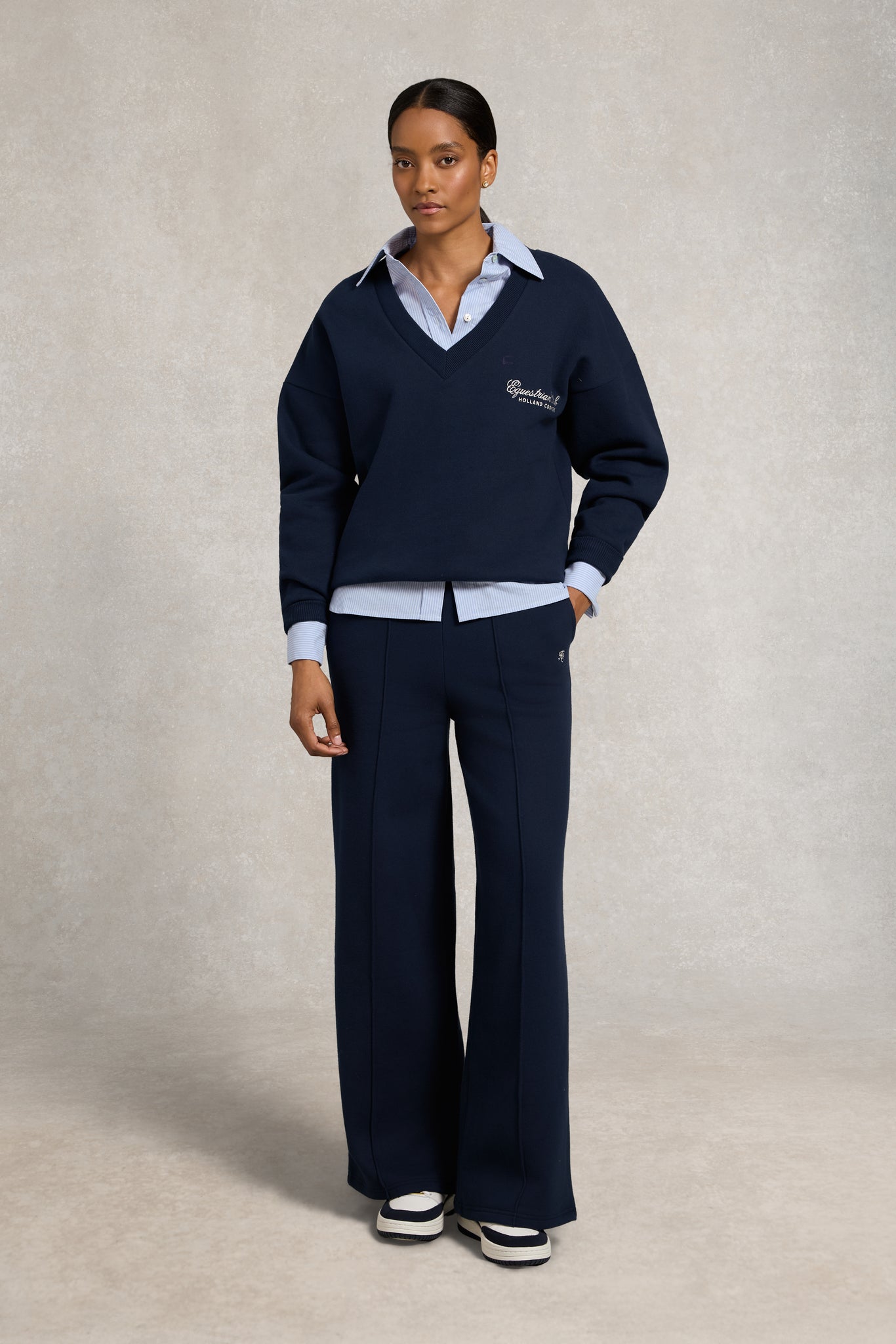 Relaxed Fit V-Neck Sweat (Ink Navy Ecru)