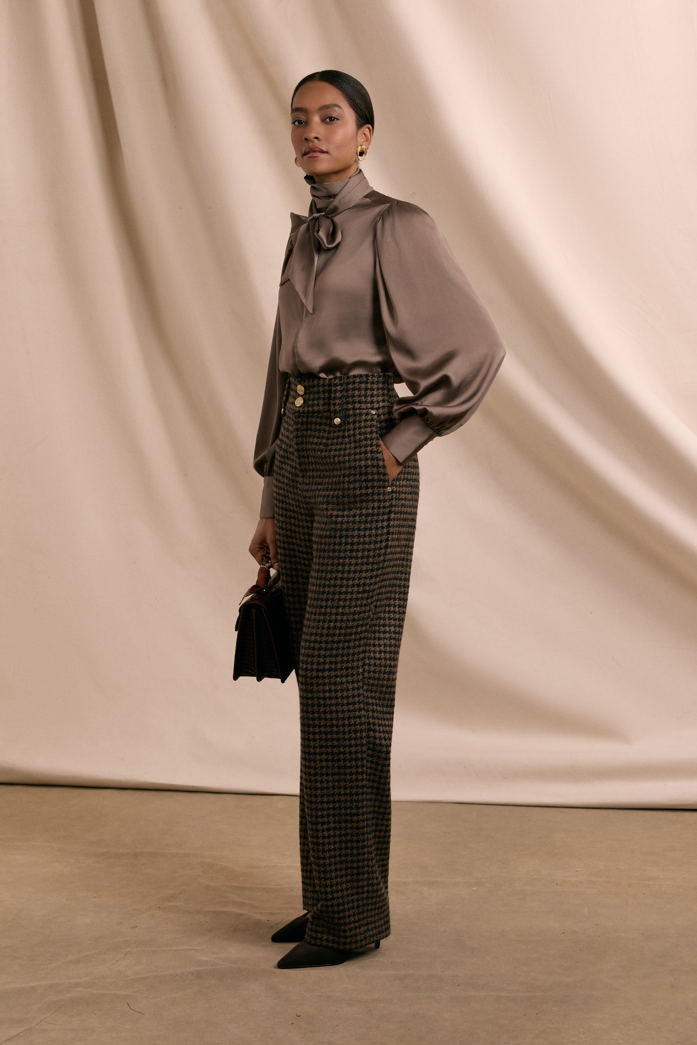 Ariella Blouse (Truffle)