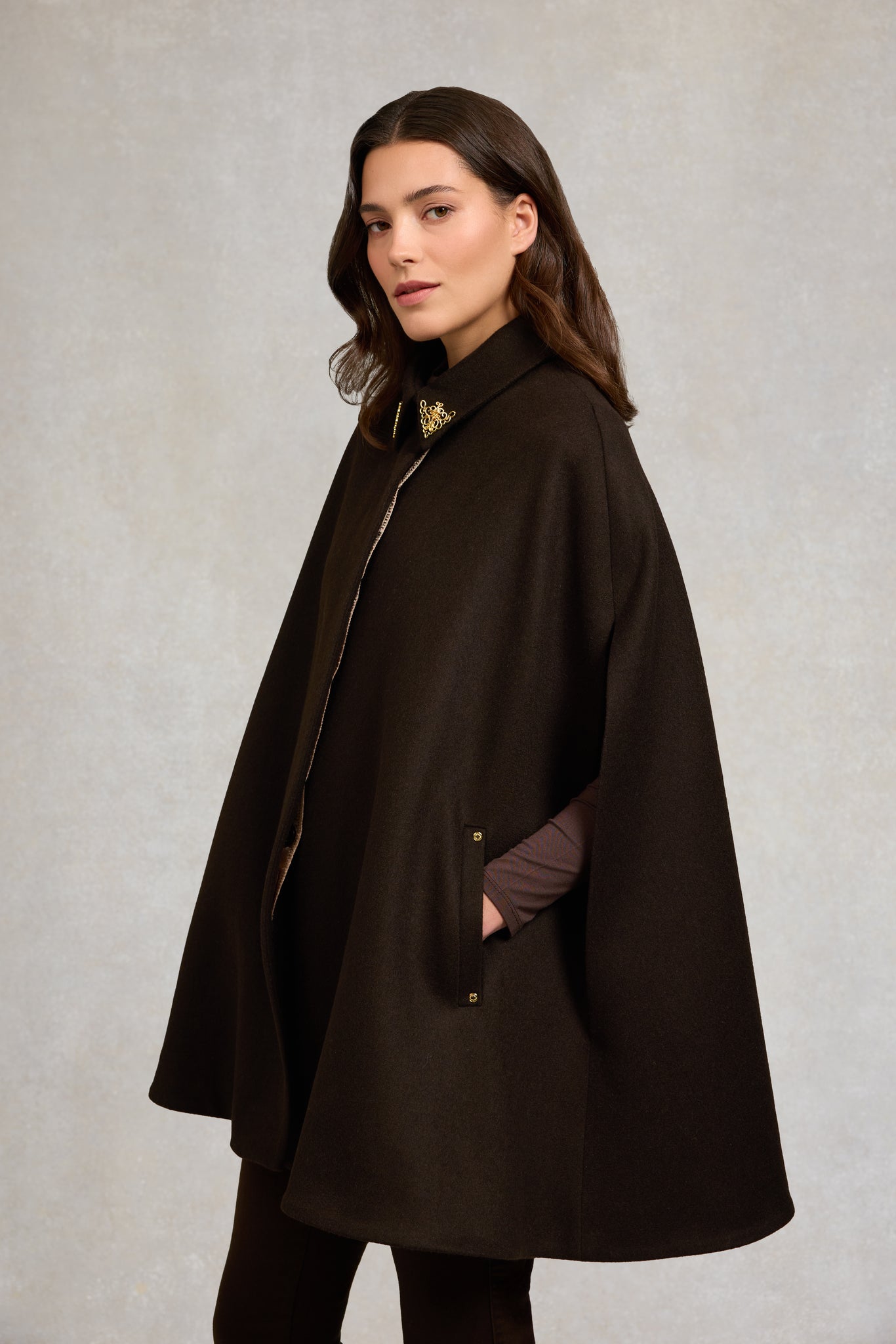 Knightsbridge Cape (Chocolate)
