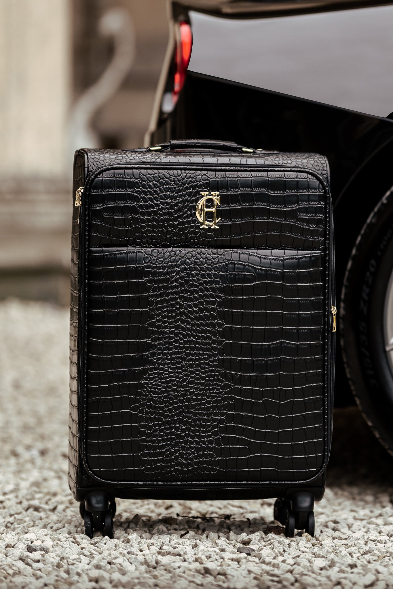 Knightsbridge Large Suitcase (Black Croc)