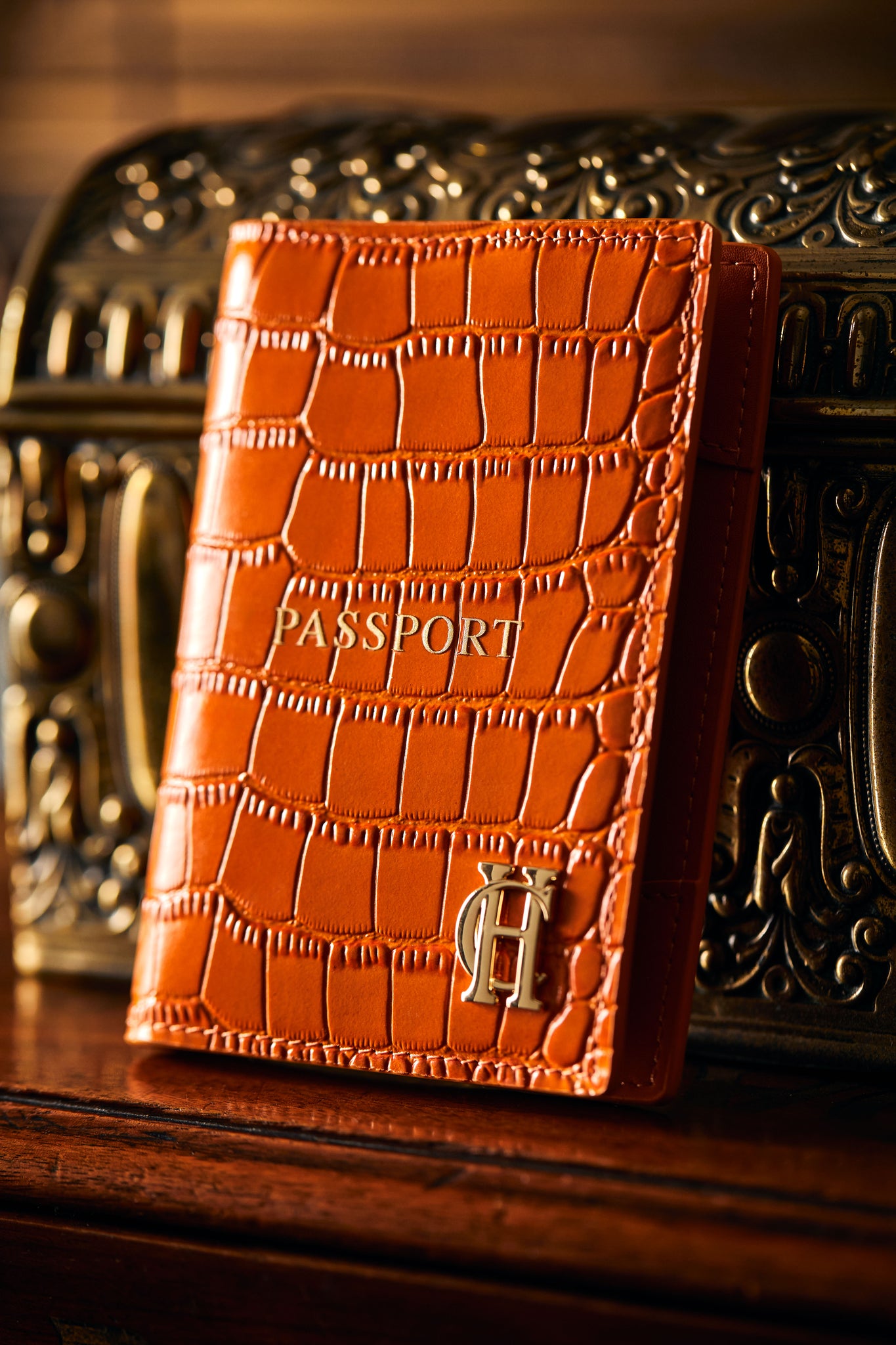 Green Leather Passport Holder for Women - L'Étui pour passeport 1960 M Green Leather Passport Holder for Women - L'Étui pour passeport 1960 M