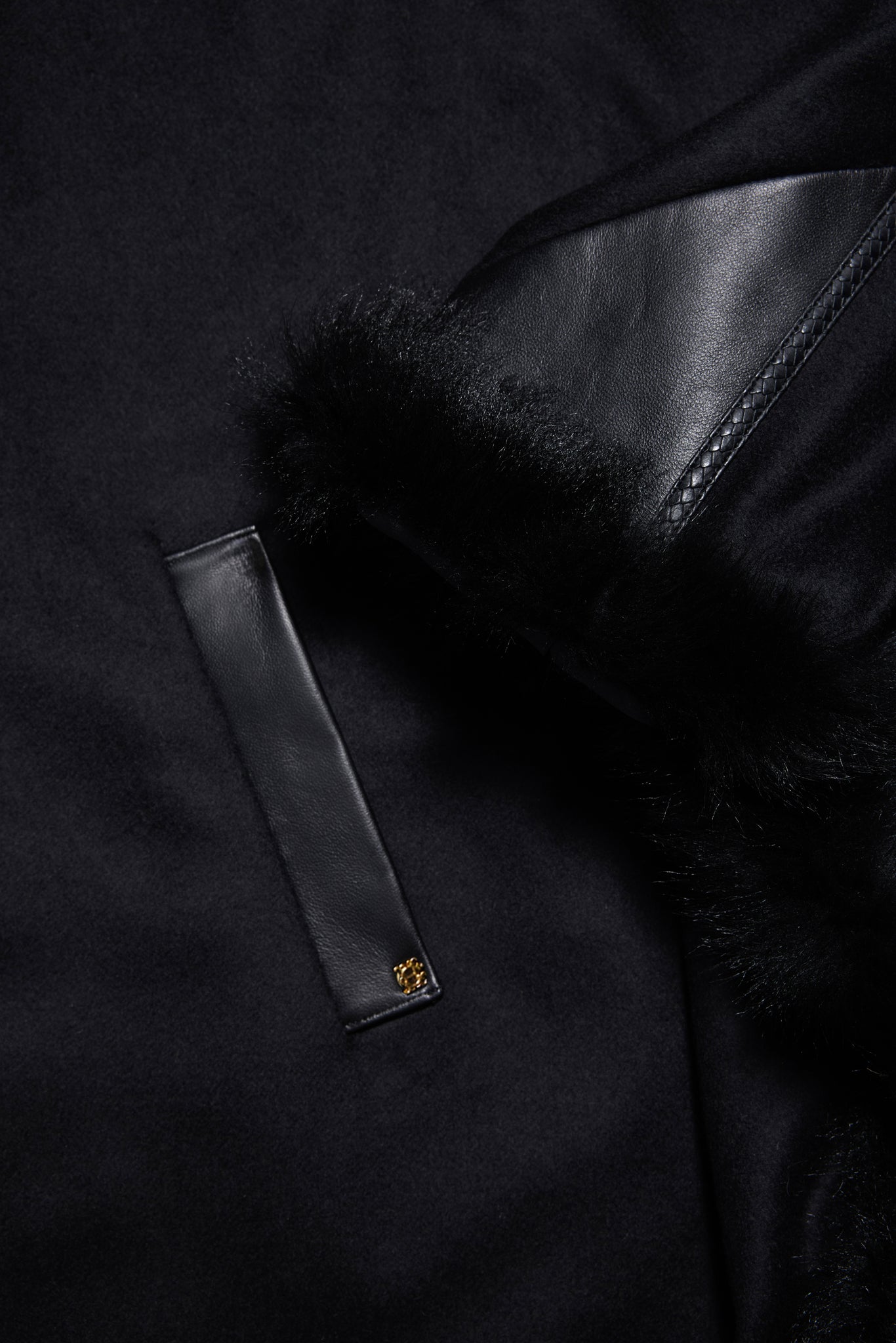 Kensington Gold Label Cape (Soft Black)