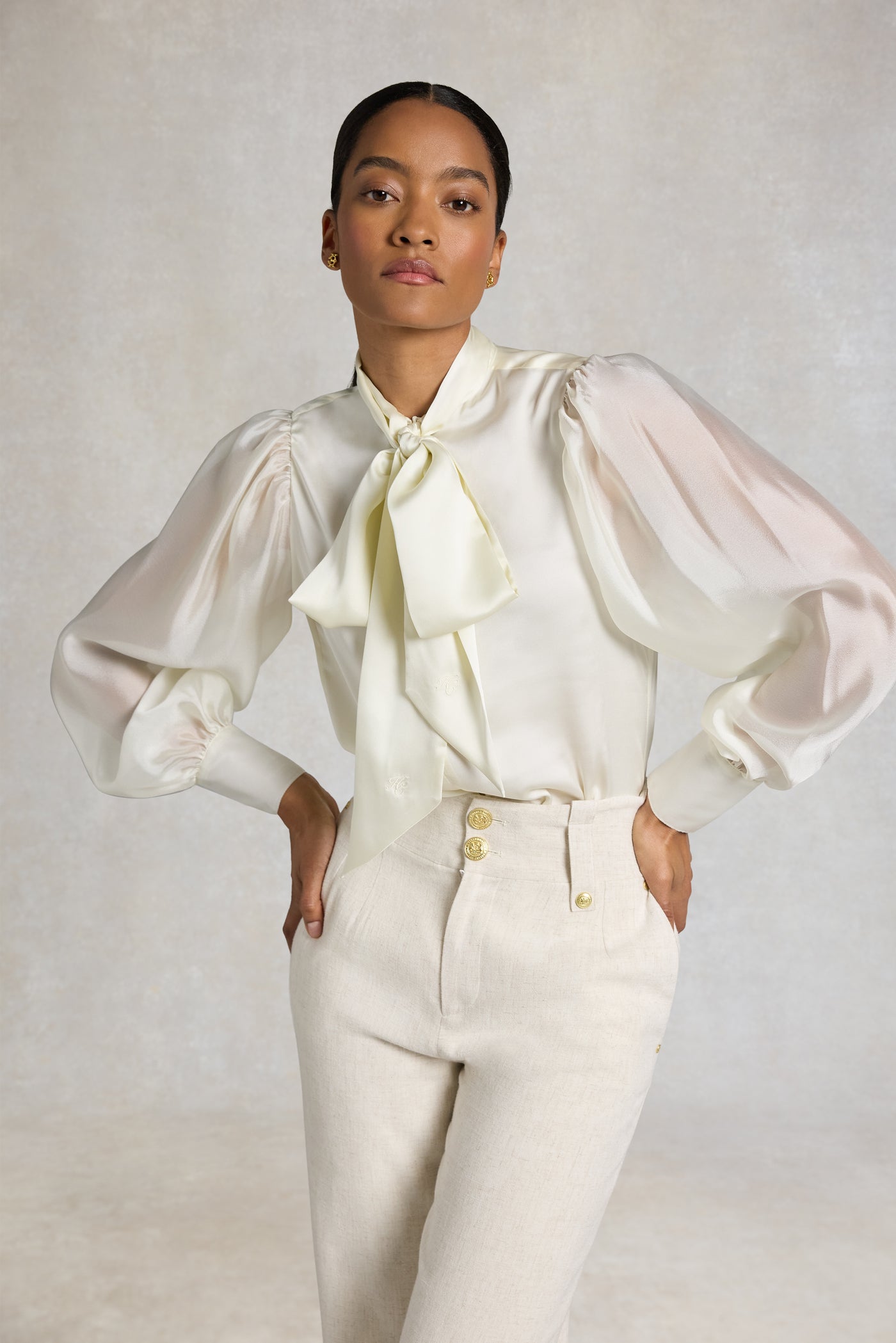 Ariella Blouse (Oyster)