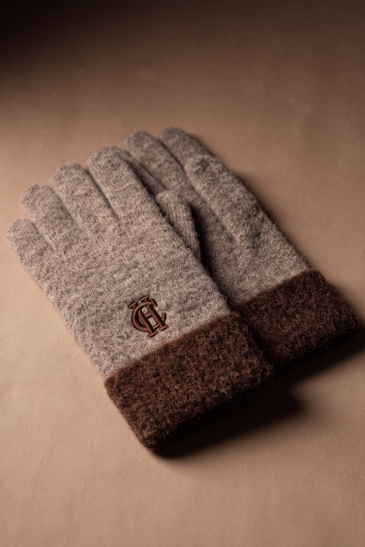 Chelsea Glove (Chocolate Mink)