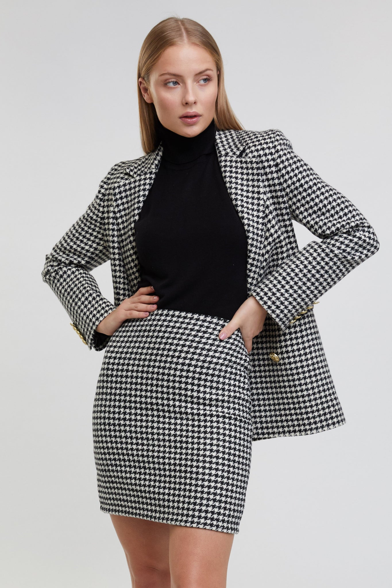 womens black and white houndstooth tweed wool pencil mini skirt in with slit on back and zip fastening on centre back with double breasted blazer in matching colourway